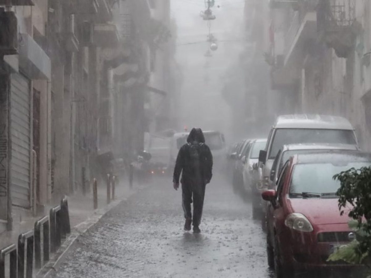 Κακοκαιρία: Θυελλώδεις άνεμοι, ισχυρές βροχές και κίνδυνος πλημμυρών στην Αττική από την Τετάρτη