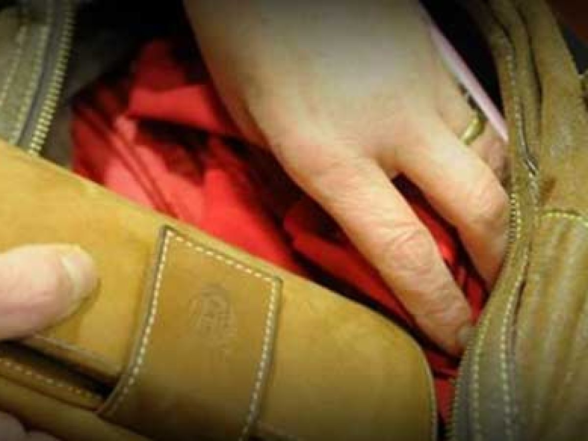 Καλαμάτα: 53χρονος μπήκε σε κατάστημα και έκλεψε πορτοφόλι