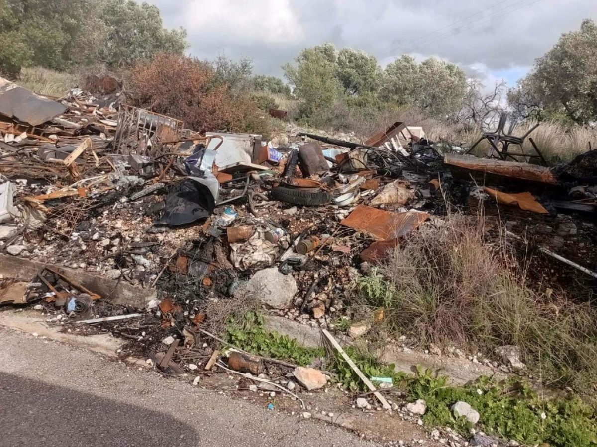 Κάλαμος Λευκάδας: Εικόνες εγκατάλειψης και σοβαρές καταγγελίες κατοίκου για υποδομές, καθαριότητα και διοίκηση