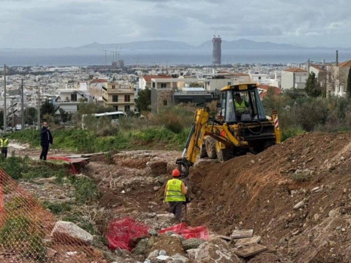 «Καμπανάκι» Παπανικολάου για την Άνω Γλυφάδα