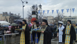katadisi-timiou-stavrou-sta-trikala