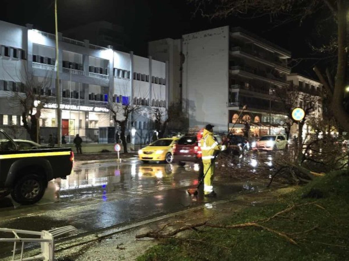 Καταγραφή ζημιών για επιχειρήσεις στην Αλεξανδρούπολη από το καιρικό φαινόμενο της 10ης Ιανουαρίου