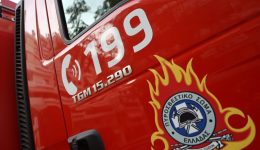 katastrafike-oloscheros-apo-fotia-spiti