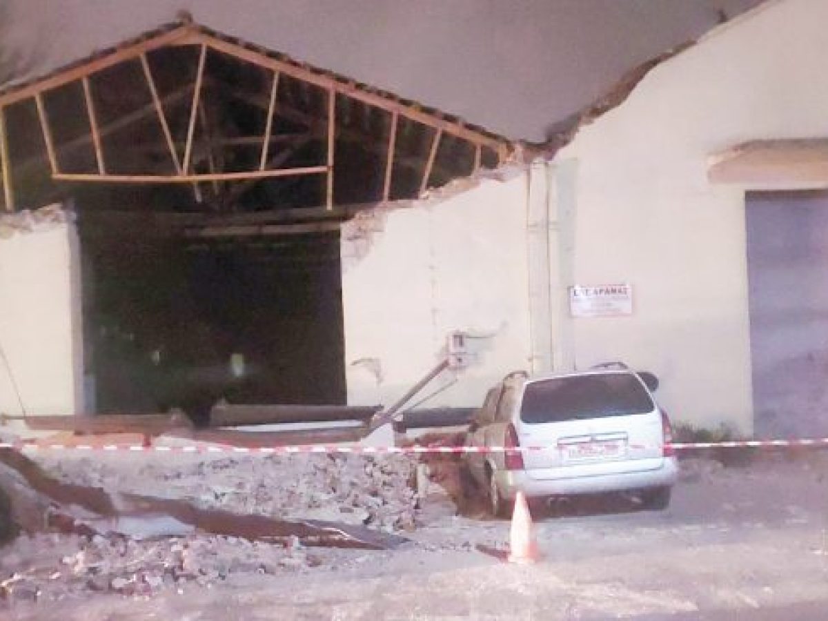 Κατέρρευσε η πρόσοψη του κτιρίου της ΕΑΣ Δράμας