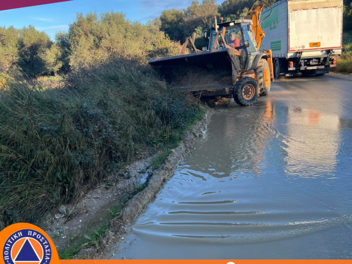 Καθαρισμός του δρόμου Ριόλος- Πέττα από φερτά υλικά και λάσπη