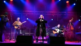 ke-i-giortes-sinechizonte-sto