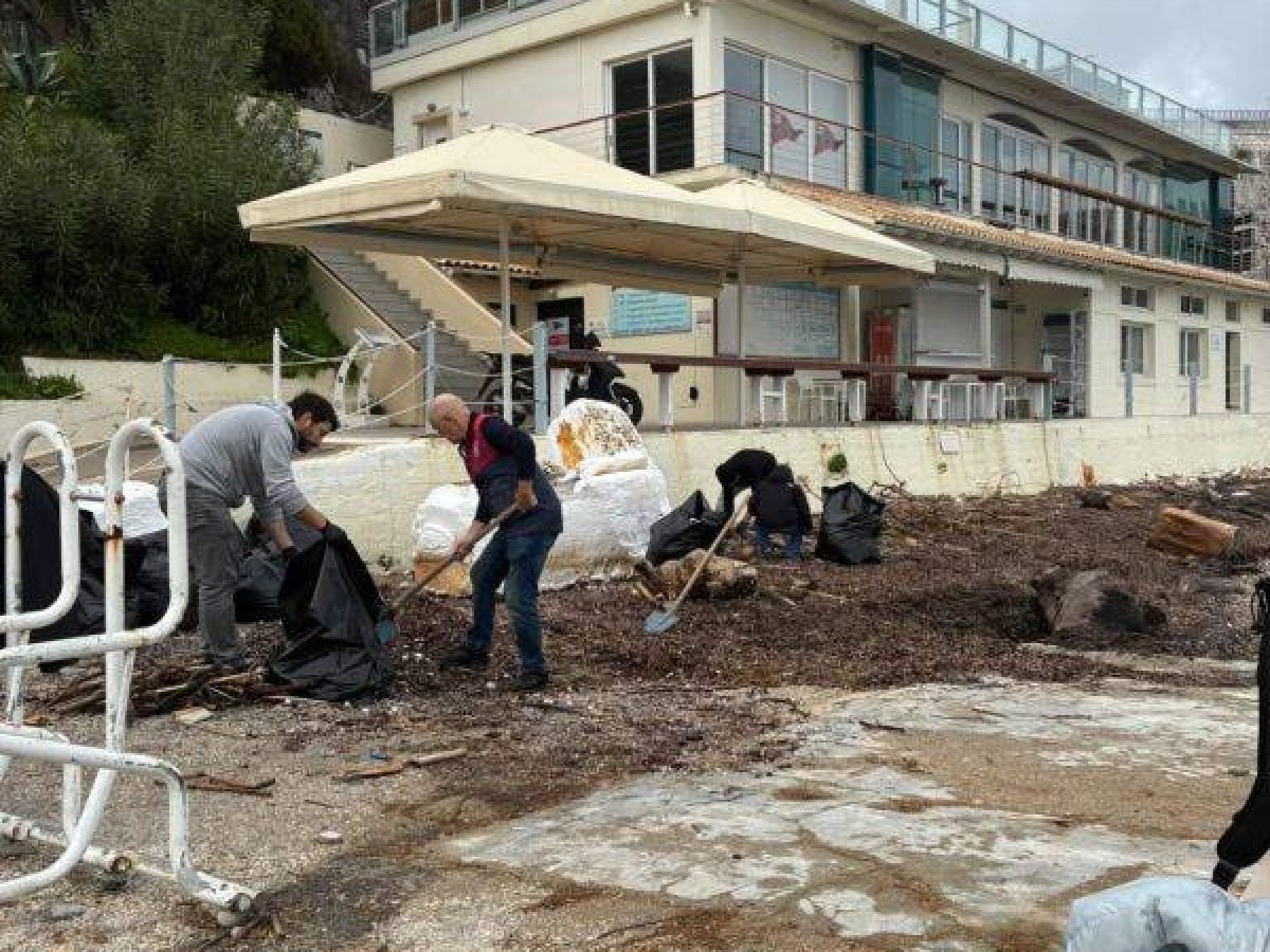 Κέρκυρα: Με ελάχιστους εθελοντές επιχειρήθηκε καθαρισμός στον ΝΑΟΚ – Σοβαρή περιβαλλοντική απειλή από φελιζόλ