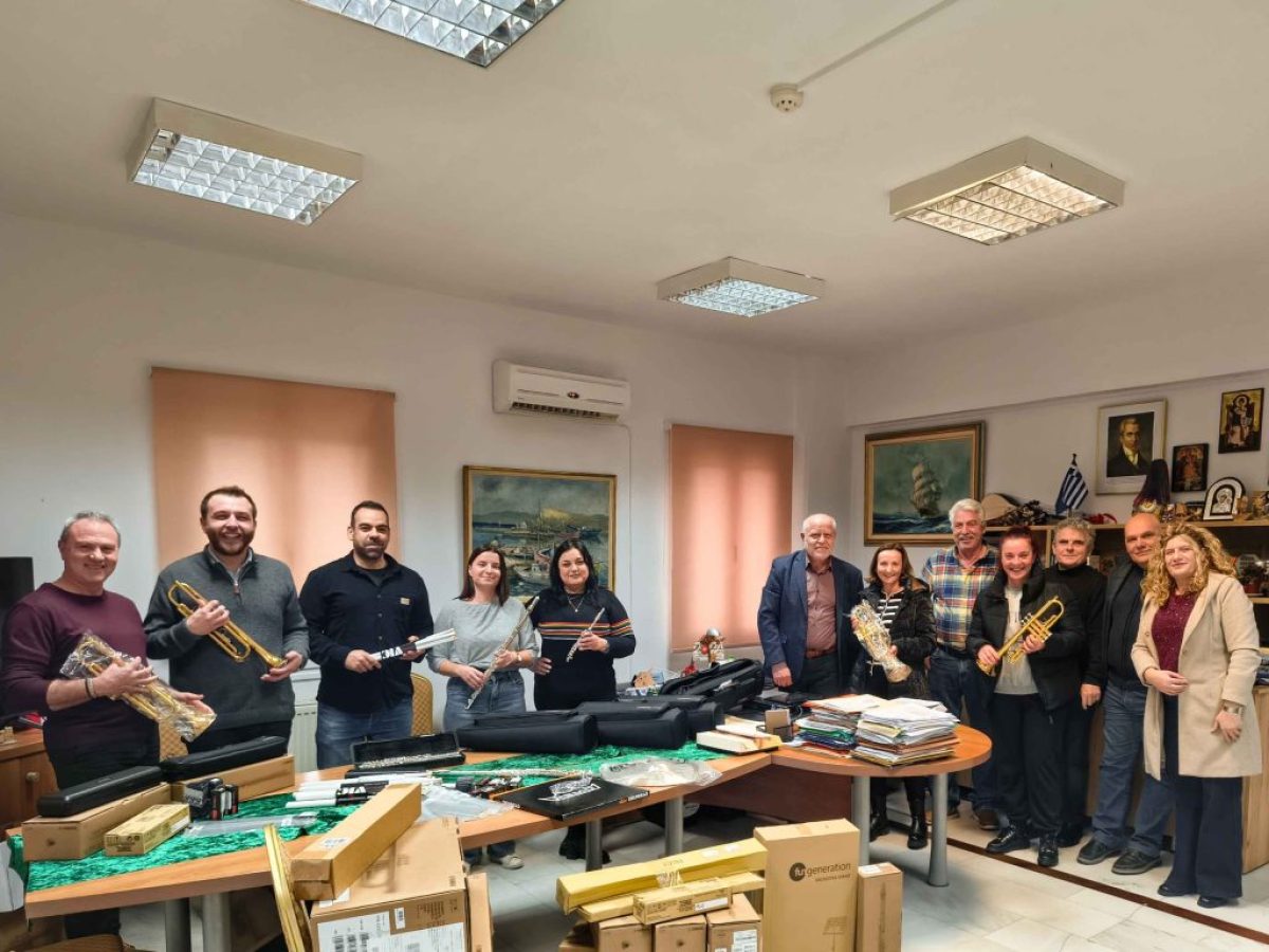 Κέρκυρα: Παράδοση νέων μουσικών οργάνων στις φιλαρμονικές της Βόρειας Κέρκυρας