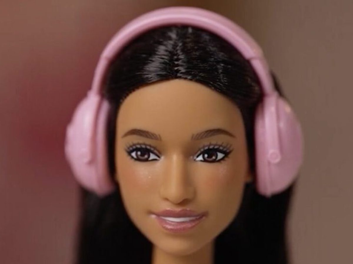 Κυκλοφόρησε η πρώτη Barbie με χαρακτηριστικά αυτισμού
