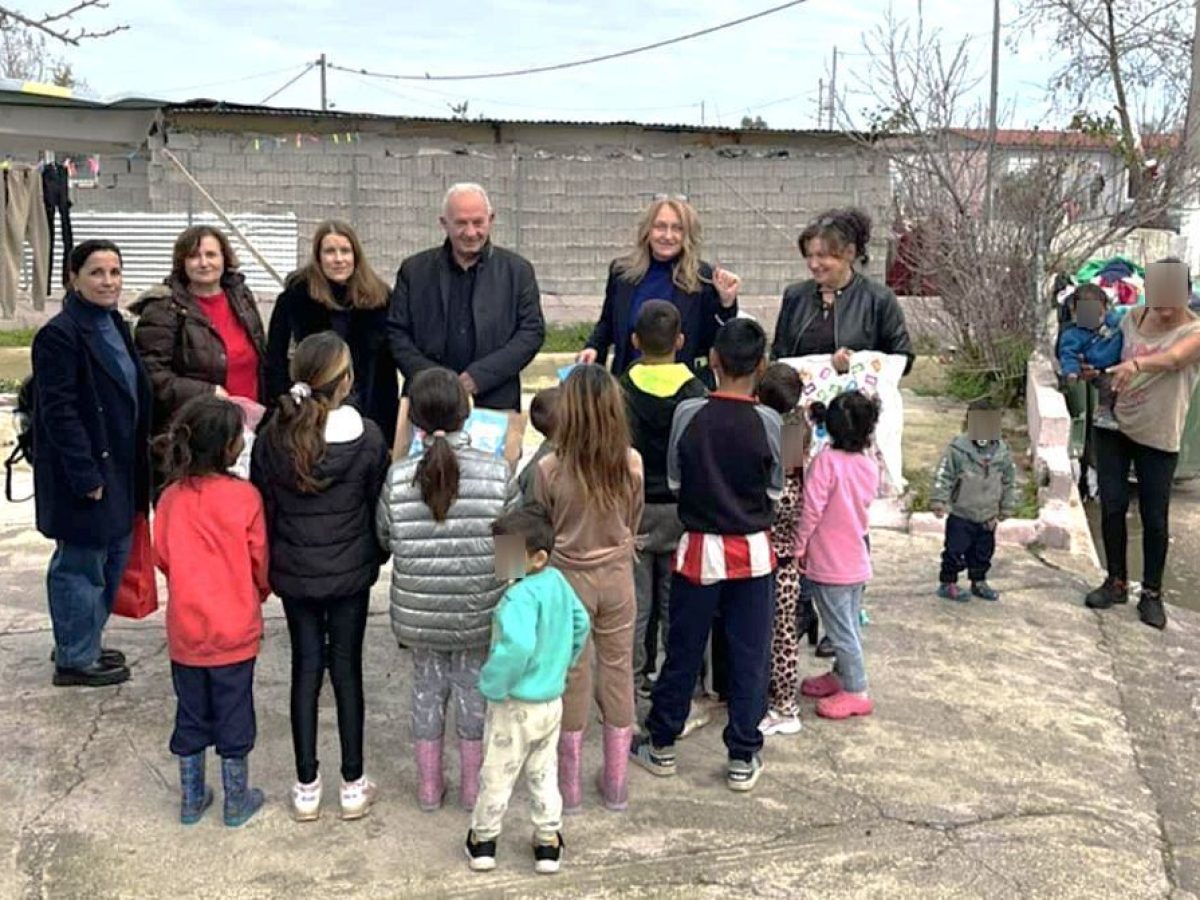 Κοινωνική δράση για παιδιά του καταυλισμού Ρομά από τον Δήμο Ήλιδας