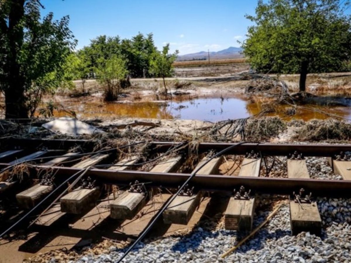 «Κυβερνητική κυβίστηση για τον θεσσαλικό σιδηρόδρομο – Το 2028 η αποκατάσταση», καταγγέλλει ο Αλ. Μεϊκόπουλος
