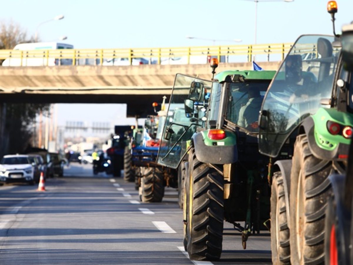 Κλείνουν τα πάντα οι αγρότες για 48 ώρες