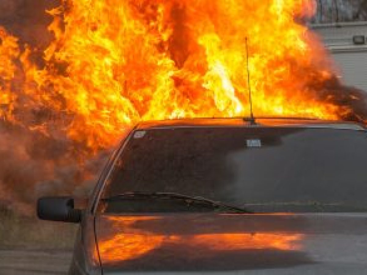 Κομοτηνή: νεκρός μετά από τροχαίο – το αυτοκίνητο που ήταν κλεμμένο, τυλίχτηκε στις φλόγες