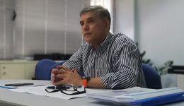 kostas-Αgorastos-paraplanisi-se-kathe