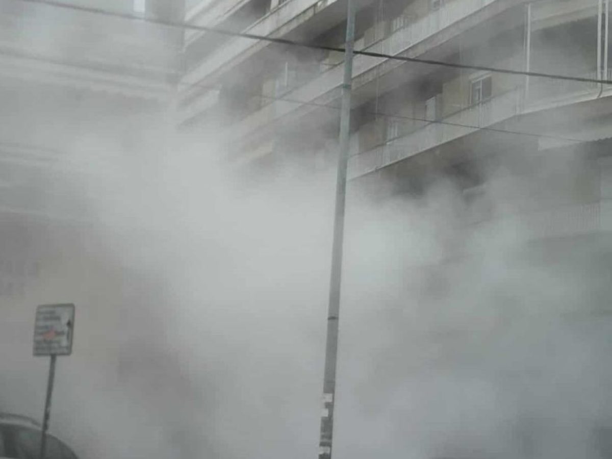 Κοζάνη: “Ομίχλη” στην πλατεία Αριστοτέλους  από εργασίες στο δίκτυο τηλεθέρμανσης