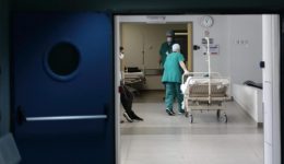 kriti-dekades-i-anthropi-pou