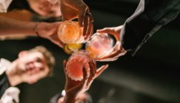 kriti-ke-alkool-to-epikindino-1