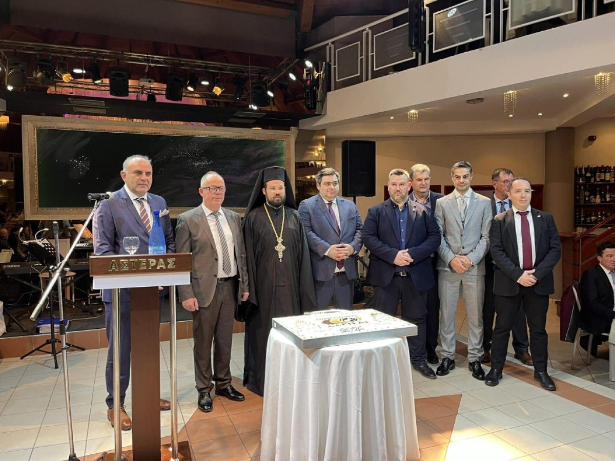 Λαμπερή βραδιά του Επιμελητηρίου Λάρισας – Έκοψε την πρωτοχρονιάτικη πίτα παρουσία πλήθους κόσμου (ΒΙΝΤΕΟ – ΦΩΤΟ)