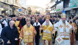 lampra-eortastike-i-mnimi-tou