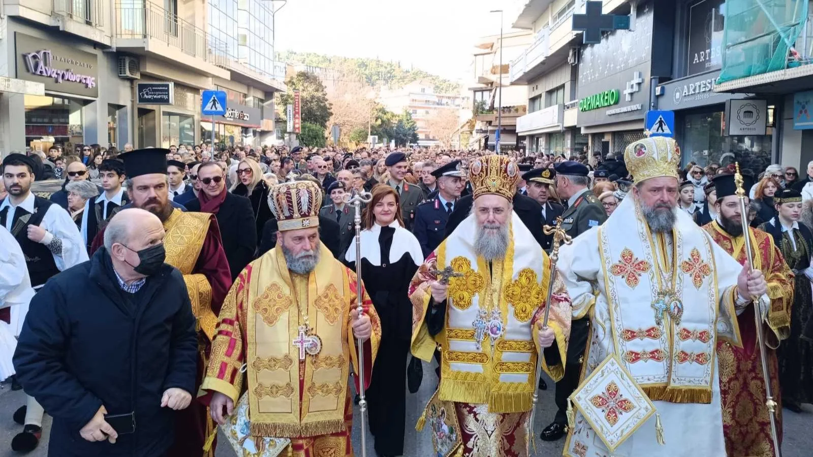 lampra-eortastike-i-mnimi-tou