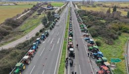 larisa-&Alpha;pochoroun-i-agrotes-apo