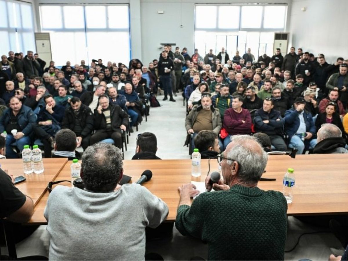 «Λευκός καπνός» από τους αγρότες για συνάντηση με Μητσοτάκη