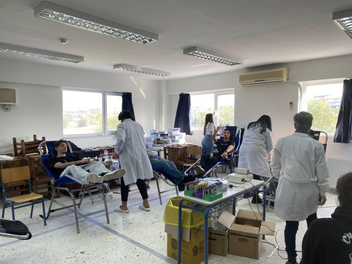 Λουτράκι: Για πρώτη φορά οργανώθηκε εθελοντική αιμοδοσία για μαθητές του Γενικού Λυκείου! (ΦΩΤΟ)