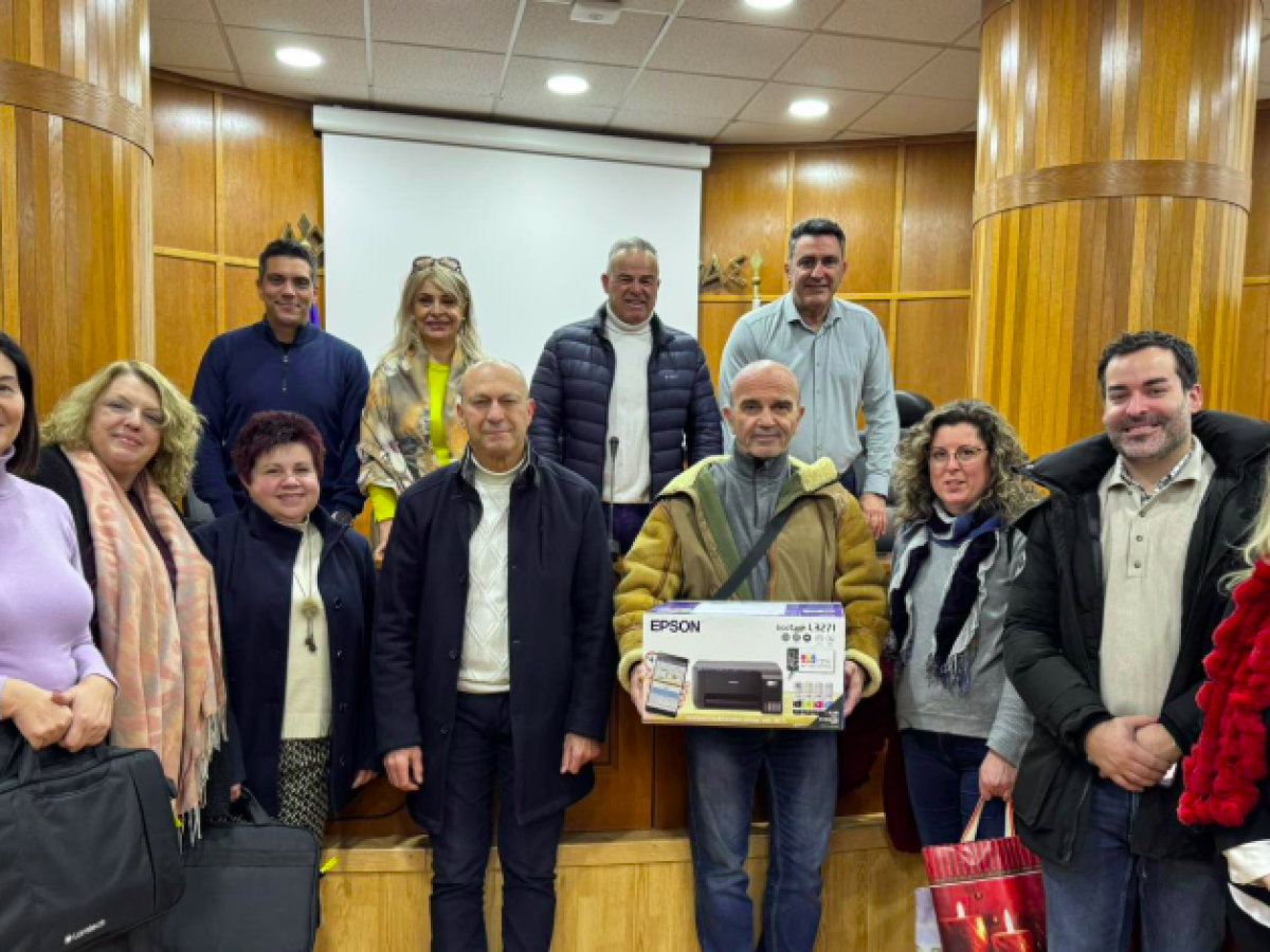 ΛΟΥΤΡΑΚΙ -Π-ΑΓ.Θ: Σε ποια σχολεία παραδόθηκαν laptops, ηχεία, πανί προβολής, web κάμερες, εκτυπωτής και βάση προτζέκτορα…