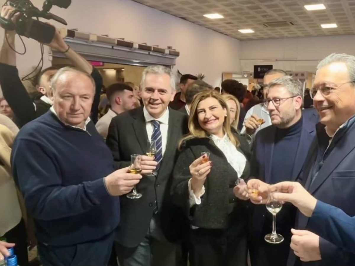 Μ. Χαρακόπουλος στο μετρό Συντάγματος: Να επενδύσουμε ακόμη περισσότερο στην εξωστρέφεια των θεσσαλικών προϊόντων