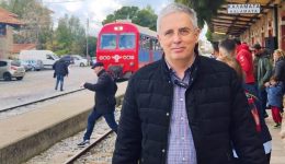 makaris-to-treno-echi-mellon