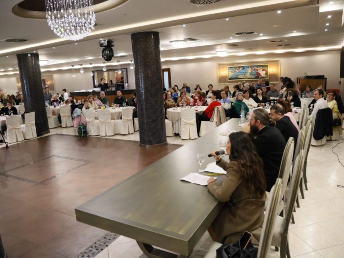 Μακρυνεία: Δεύτερη συνάντηση της Σχολής Γονέων με έμφαση στις προκλήσεις της σύγχρονης οικογένειας