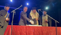 mamakos-apo-to-dol-prochorame
