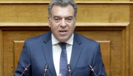 manos-konsolas-epanaschediasmos-tou-programmatos