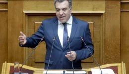 manos-konsolas-neo-kathestos-enischisis