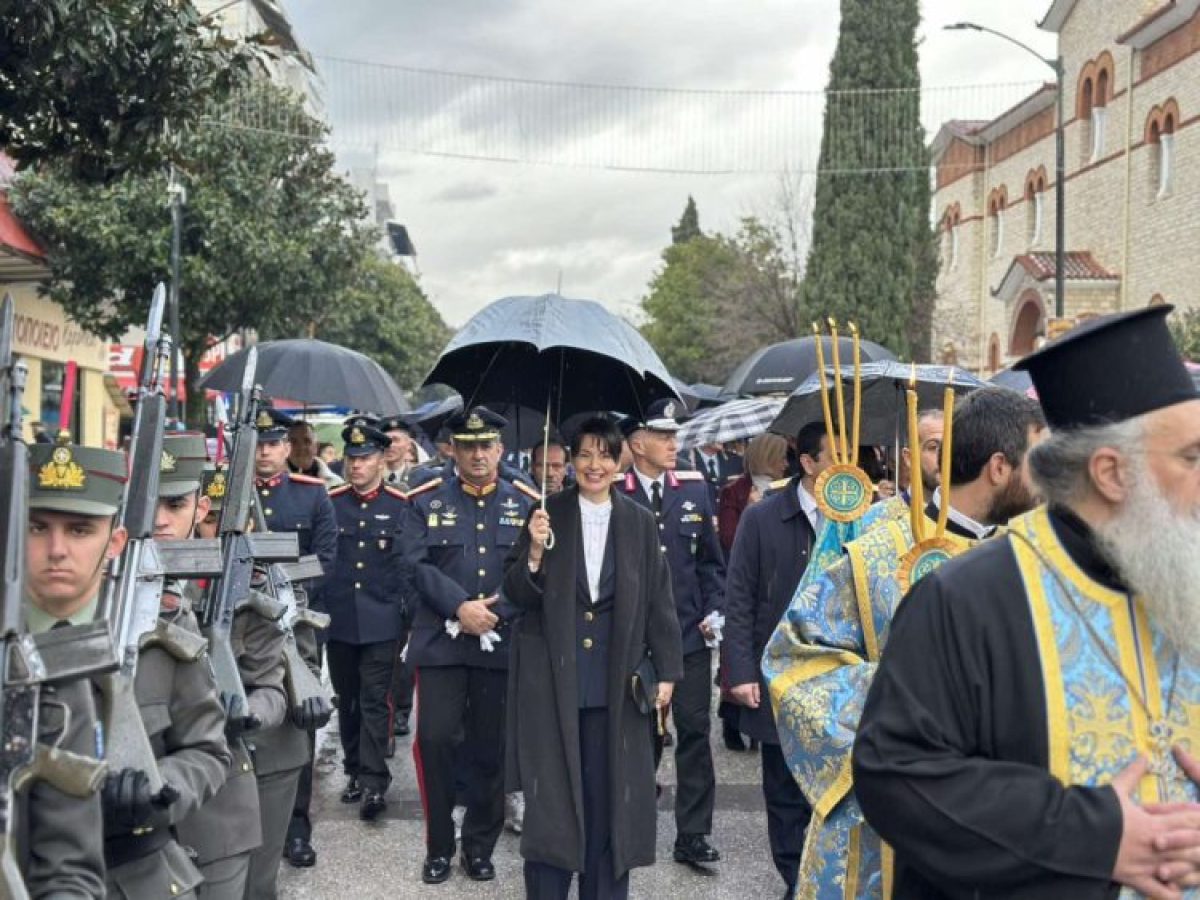 Μαρίνα Κοντοτόλη: Εορτασμός των Θεοφανείων και ρίψη του Τιμίου Σταυρού στα Τρίκαλα