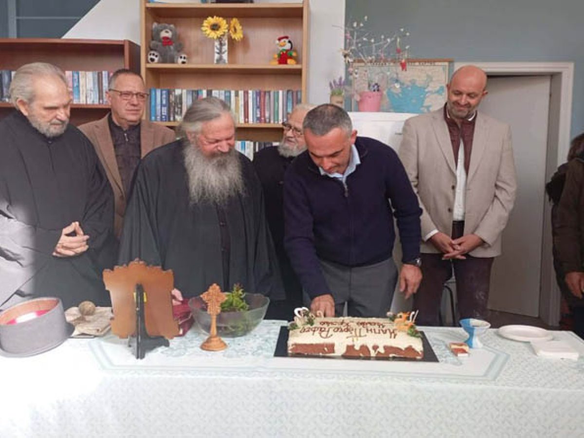 &Mu;&alpha;&rho;&kappa;ό&pi;&omicron;&upsilon;&lambda;&omicron; &ndash; &Pi;ό&rho;&tau;&omicron; &Rho;ά&phi;&tau;&eta;: &Mu;&epsilon; &alpha;&iota;&sigma;&iota;&omicron;&delta;&omicron;&xi;ί&alpha; &kappa;&alpha;&iota; &pi;&omicron;&lambda;&lambda;έ&sigmaf; &epsilon;&upsilon;&chi;έ&sigmaf; &pi;&rho;&alpha;&gamma;&mu;&alpha;&tau;&omicron;&pi;&omicron;&iota;ή&theta;&eta;&kappa;&alpha;&nu; &omicron;&iota; &epsilon;&kappa;&delta;&eta;&lambda;ώ&sigma;&epsilon;&iota;&sigmaf; &kappa;&omicron;&pi;ή&sigmaf; &tau;&eta;&sigmaf; &pi;&rho;&omega;&tau;&omicron;&chi;&rho;&omicron;&nu;&iota;ά&tau;&iota;&kappa;&eta;&sigmaf; &pi;ί&tau;&alpha;&sigmaf; &sigma;&tau;&alpha; &Kappa;&Alpha;&Pi;&Eta;
