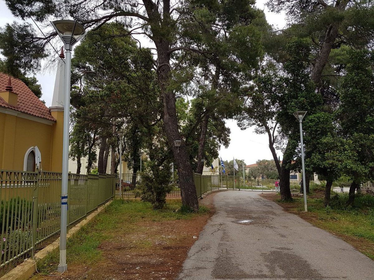 Μαρούσι: Ομάδα αλλοδαπών επιτέθηκε σε ανήλικο στο Άλσος Συγγρού, μεταφέρθηκε στο νοσοκομείο με τραύμα στο πόδι