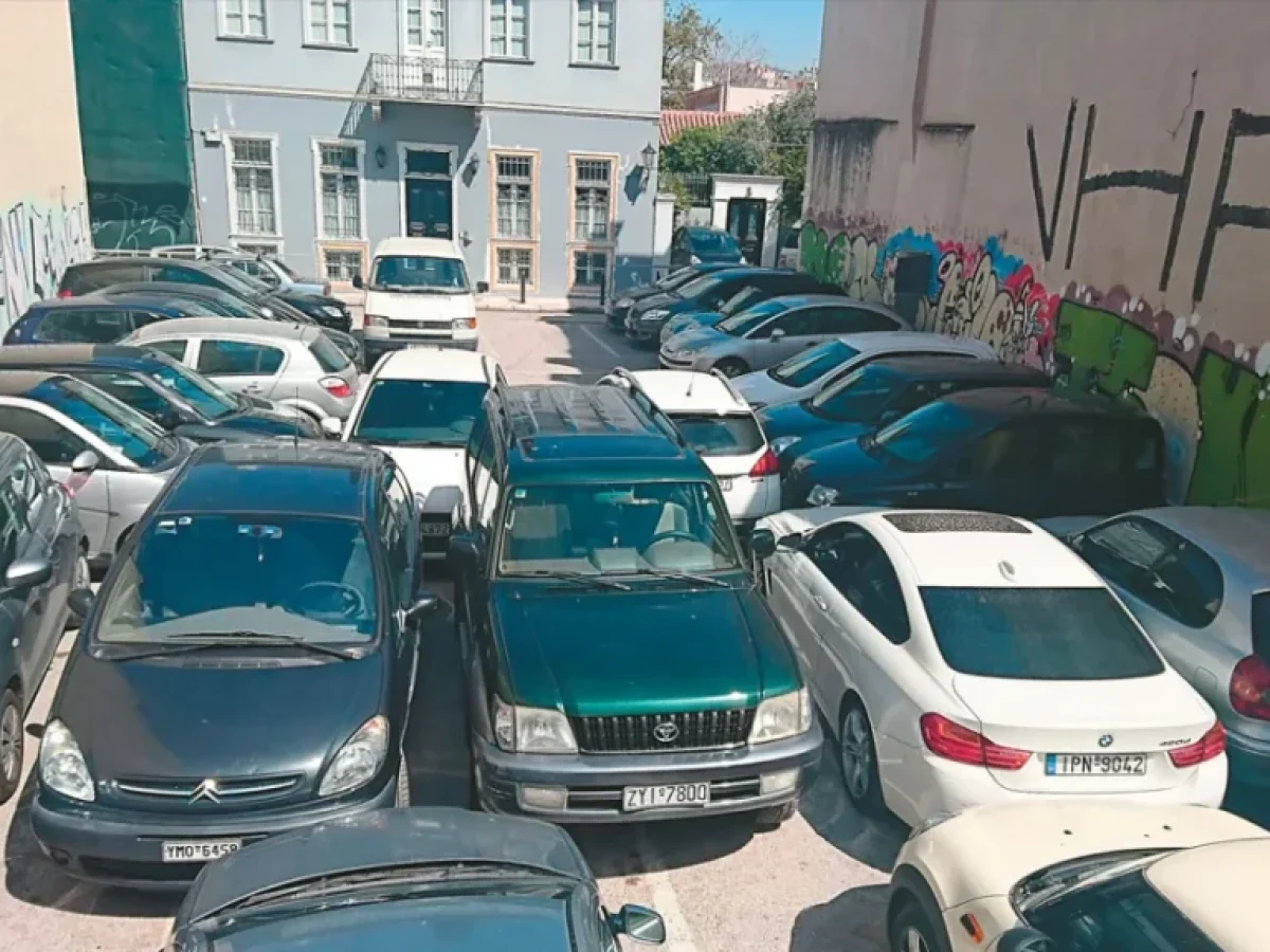 Μαρούσι: Ξέφυγαν οι τιμές στο πάρκινγκ