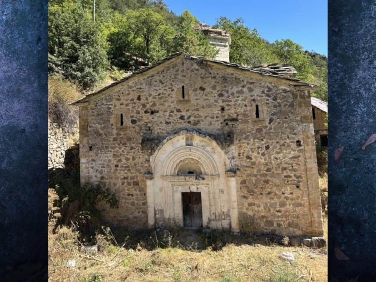 Μαρτυρία Ελισάβετ Παπαδοπούλου: Τα ιερά άμφια τα κάψαμε για να μη πέσουν στα χέρια των Τούρκων, γιατί το θεωρούσαμε αμαρτία να τα περιπαίξουν αυτοί