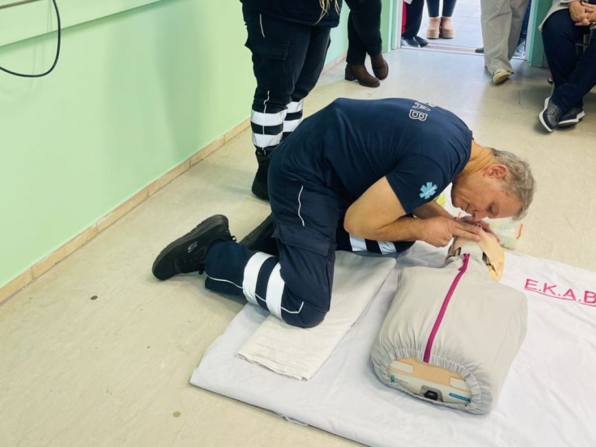 Μαθήματα ζωής στο Γυμνάσιο Μεσοβουνίων μέσα από την εκπαίδευση στις πρώτες βοήθειες (εικόνες)