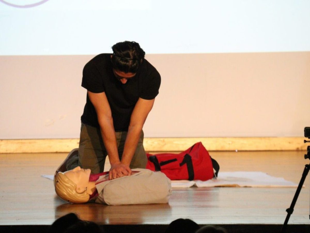 Μαθήματα Ζωής στον Άλιμο: Τα 8 σημεία της πόλης όπου υπάρχουν απινιδωτές