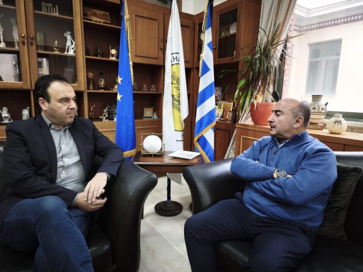 Με ευχές για το νέο έτος η συνάντηση Σακκά – Παπαστεργίου στο Δημαρχείο Τρικκαίων