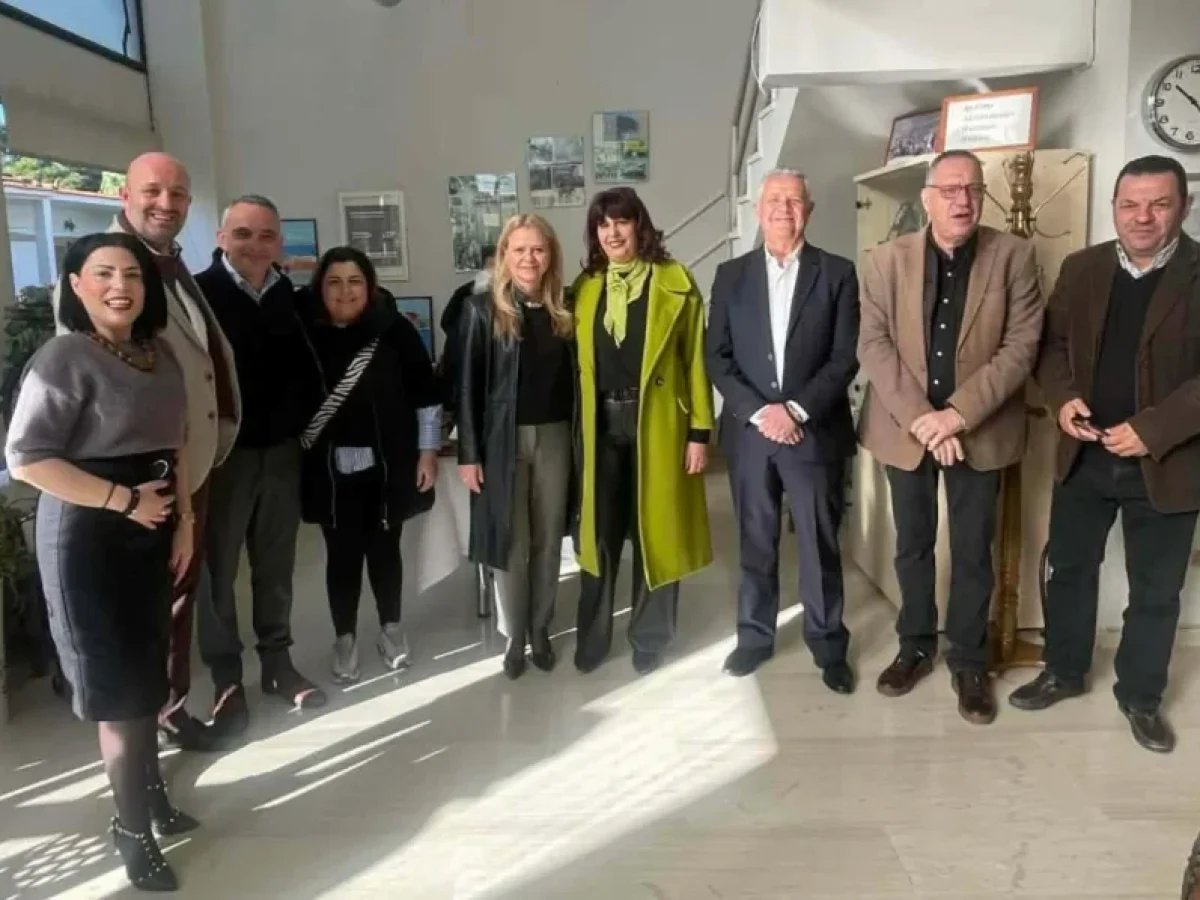 Με αισιοδοξία και πολλές ευχές πραγματοποιήθηκαν οι εκδηλώσεις κοπής της πρωτοχρονιάτικης πίτας στα ΚΑΠΗ του Δήμου Μαρκοπούλου Μεσογαίας