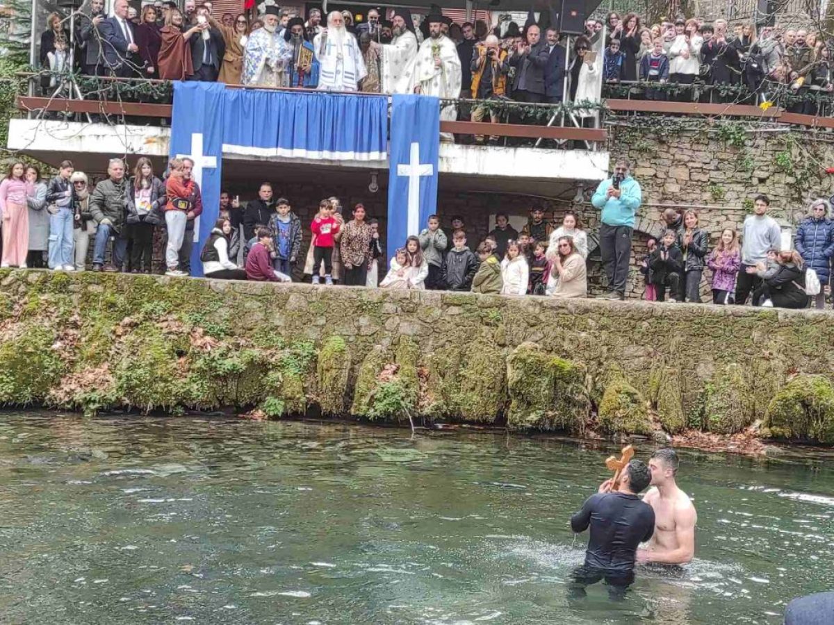 Με λαμπρότητα γιορτάστηκαν τα Θεοφάνια στη Λιβαδειά