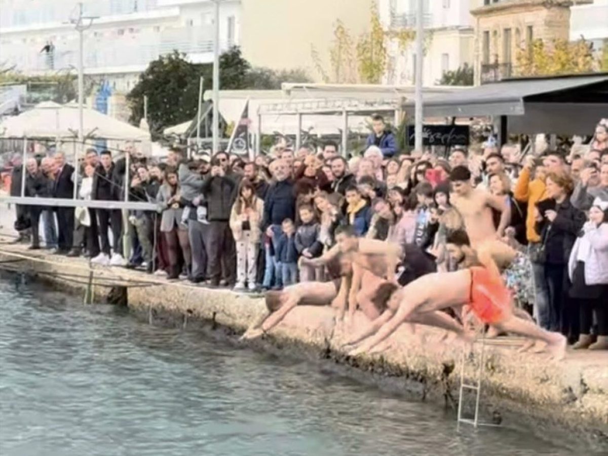 Με λαμπρότητα και κατάνυξη τα Θεοφάνια στον Αστακό