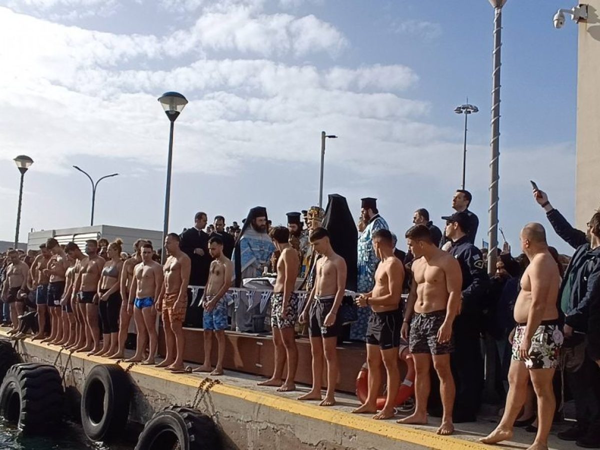 Με Λαμπρότητα ο Αγιασμός των Υδάτων στη Μύρινα: Μια Κίνηση Ανθρωπιάς Συγκίνησε τους Πιστούς