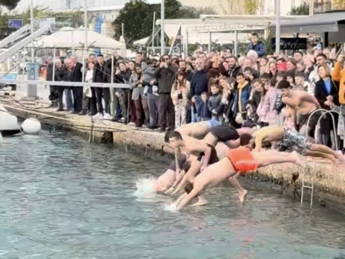 Με συμμετοχή πλήθους πιστών εορτάστηκαν τα Θεοφάνια στον Αστακό