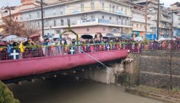 me-thriskeftiki-lamprotita-eortastikan-ta