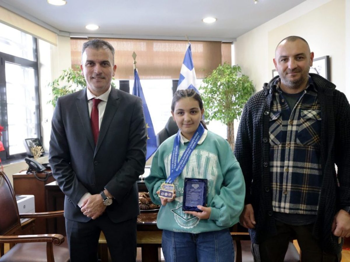 Με τη νεαρή πρωταθλήτρια Γεωργία Σιαβάλα ο Δήμαρχος Λαρισαίων – «Η Λάρισα στο επίκεντρο κορυφαίων διοργανώσεων», τονίζει ο Θανάσης Μαμάκος