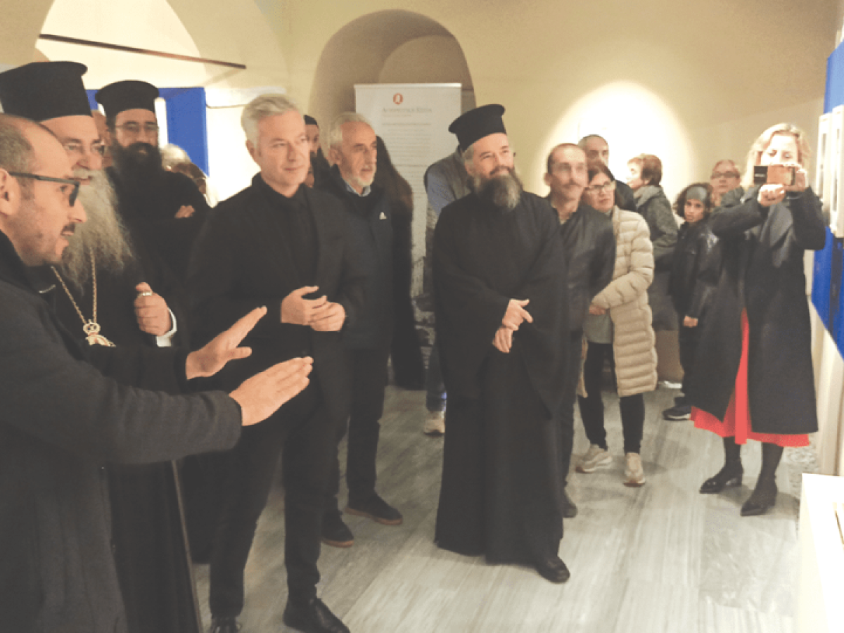 Μεγάλη επισκεψιμότητα στην έκθεση του Γιώργου Ταξίδη για το Άγιον Όρος